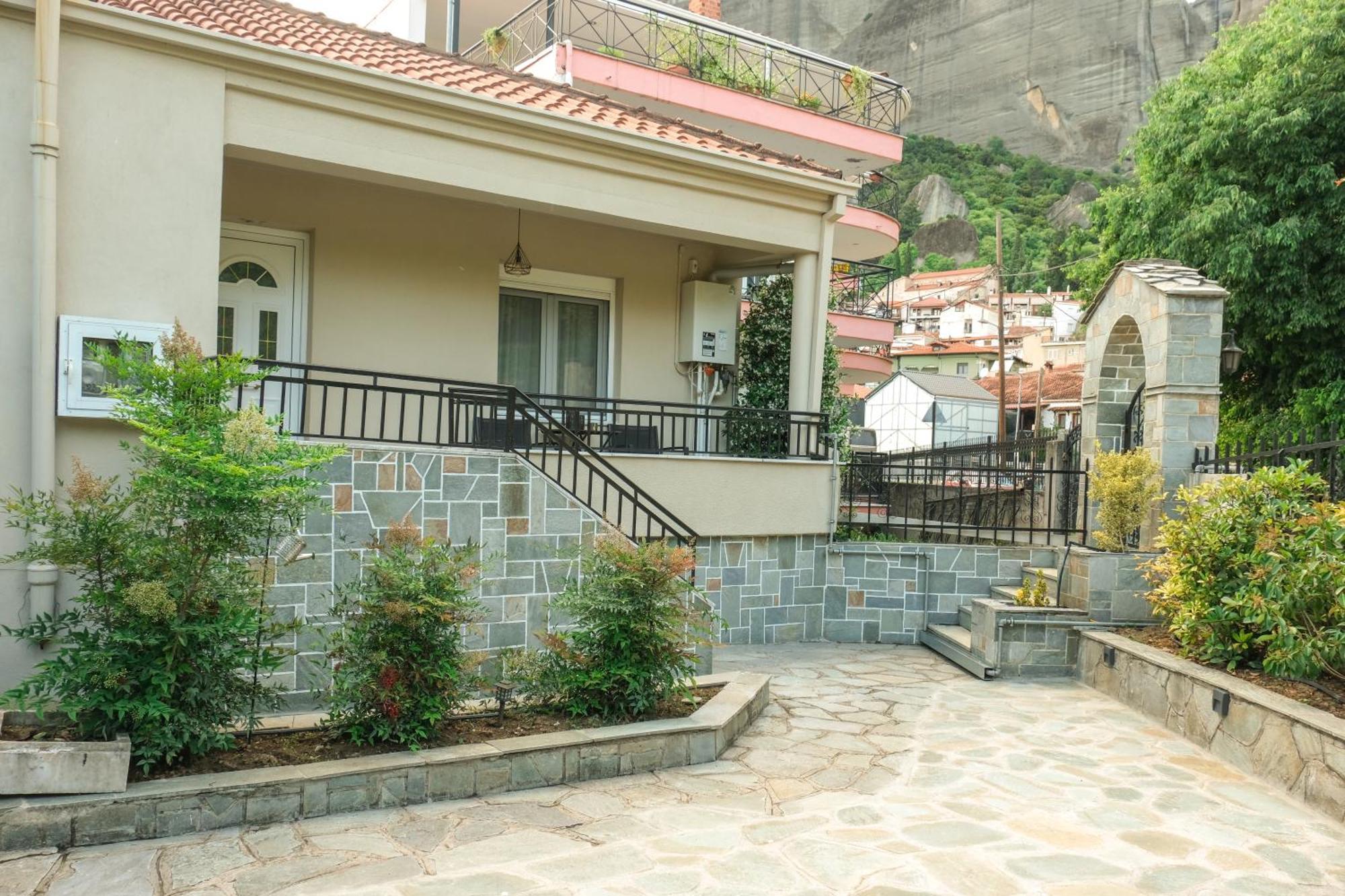Chara'S Luxury Home Kalambaka Exterior photo